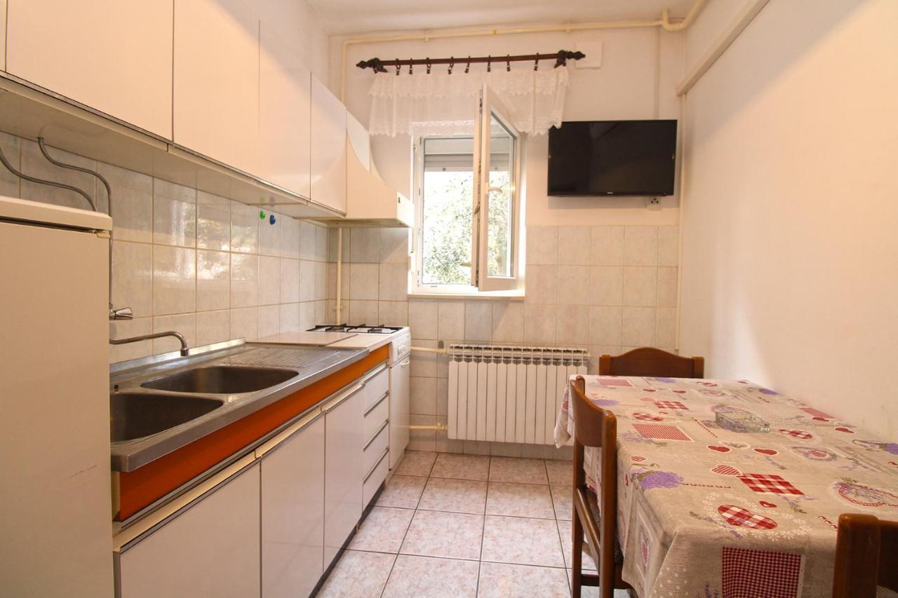 Apartments Valerija 847 Pula Exterior photo